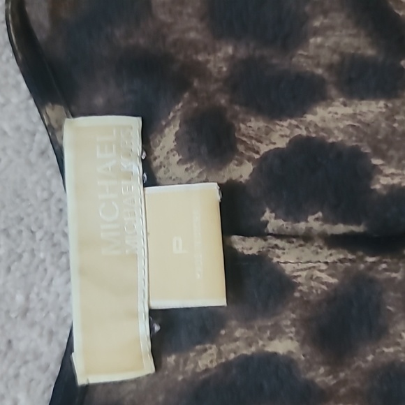 Michael Kors Twist Sleeveless Top - Picture 2 of 3